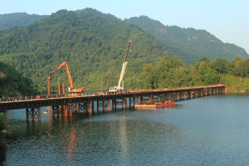 广西兴义钢栈桥租赁浅谈钢板桩施工中遇到的问题
